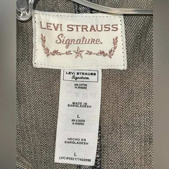 Levi Strauss Signature ladies button up denim jacket. Size Large EUC - Picture 5 of 6